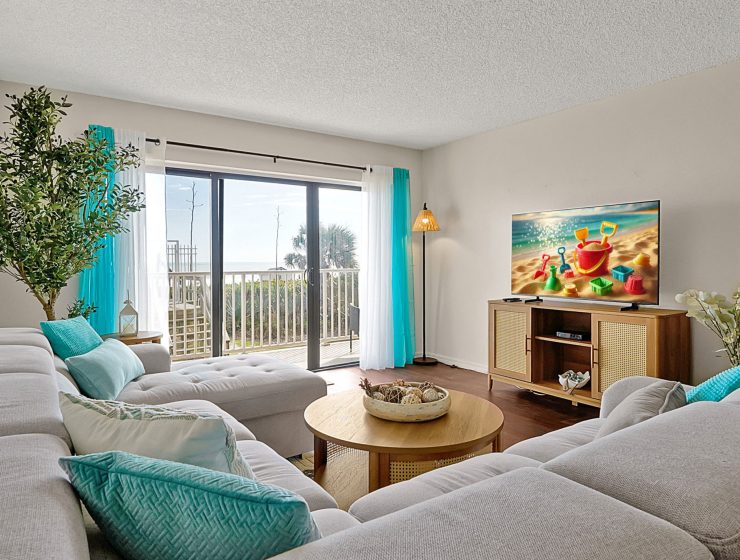 Beachfront Condo Steps to Ocean + Pool & WiFi