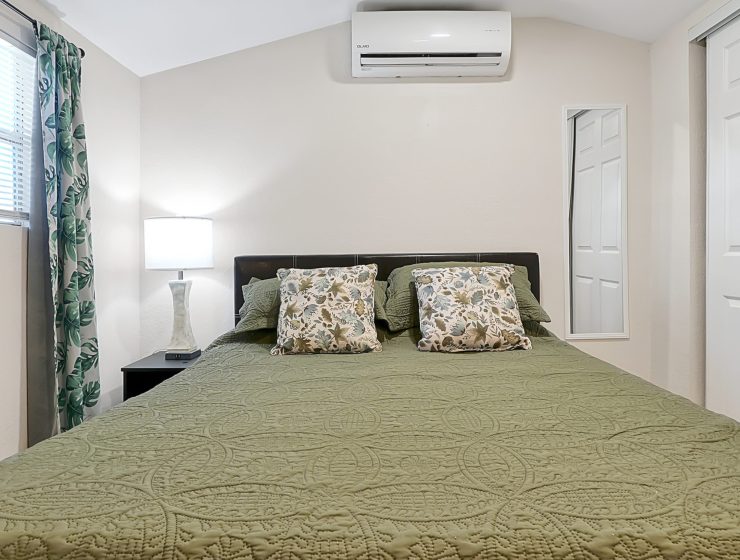 Cozy Studio 10 min to Airport + Private Entry