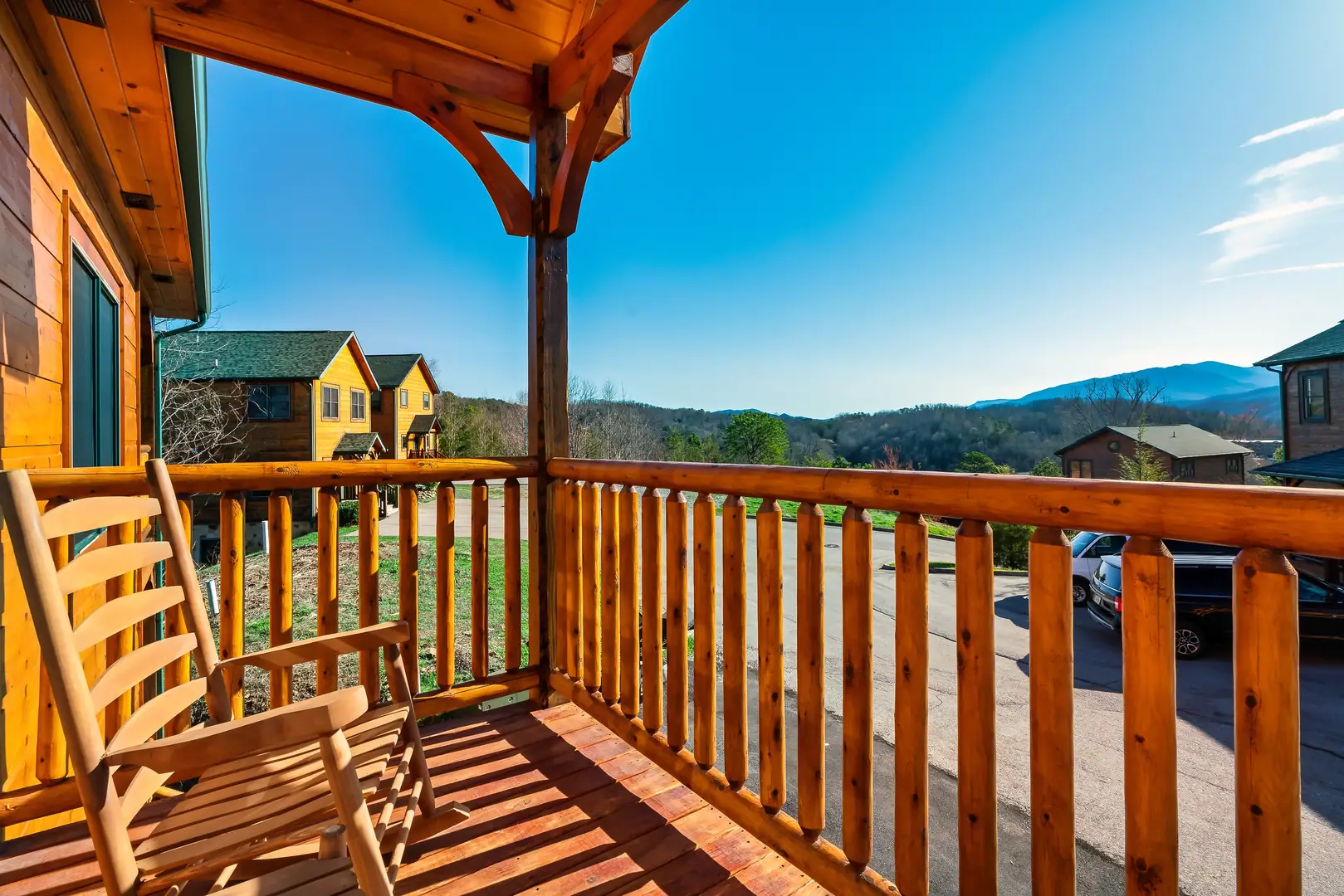 Cabin with beautiful views of the Smokies 6BR/8BA