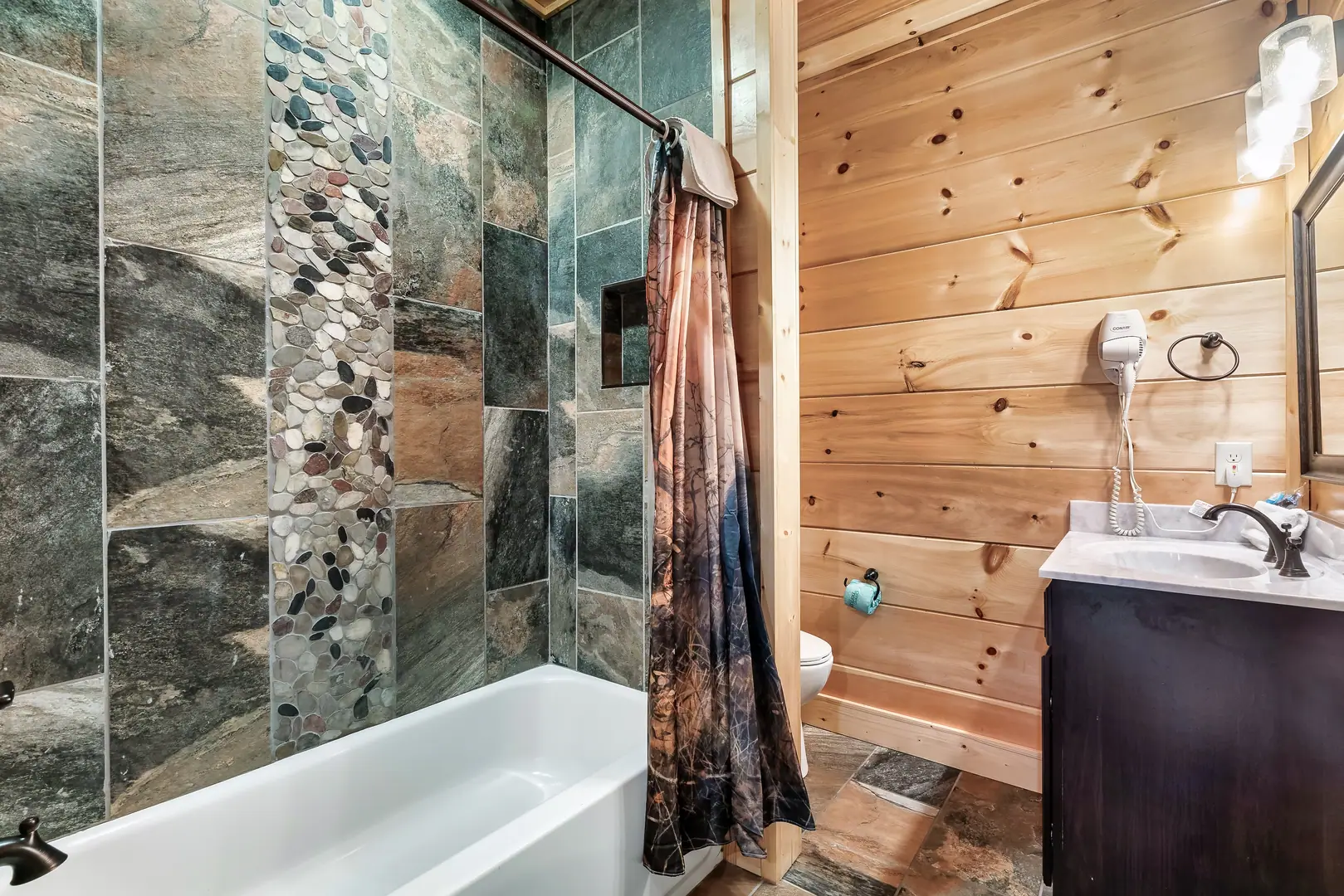 Cabin with beautiful views of the Smokies 6BR/8BA