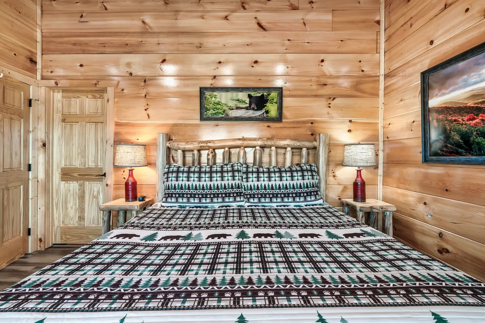 Cabin with beautiful views of the Smokies 6BR/8BA