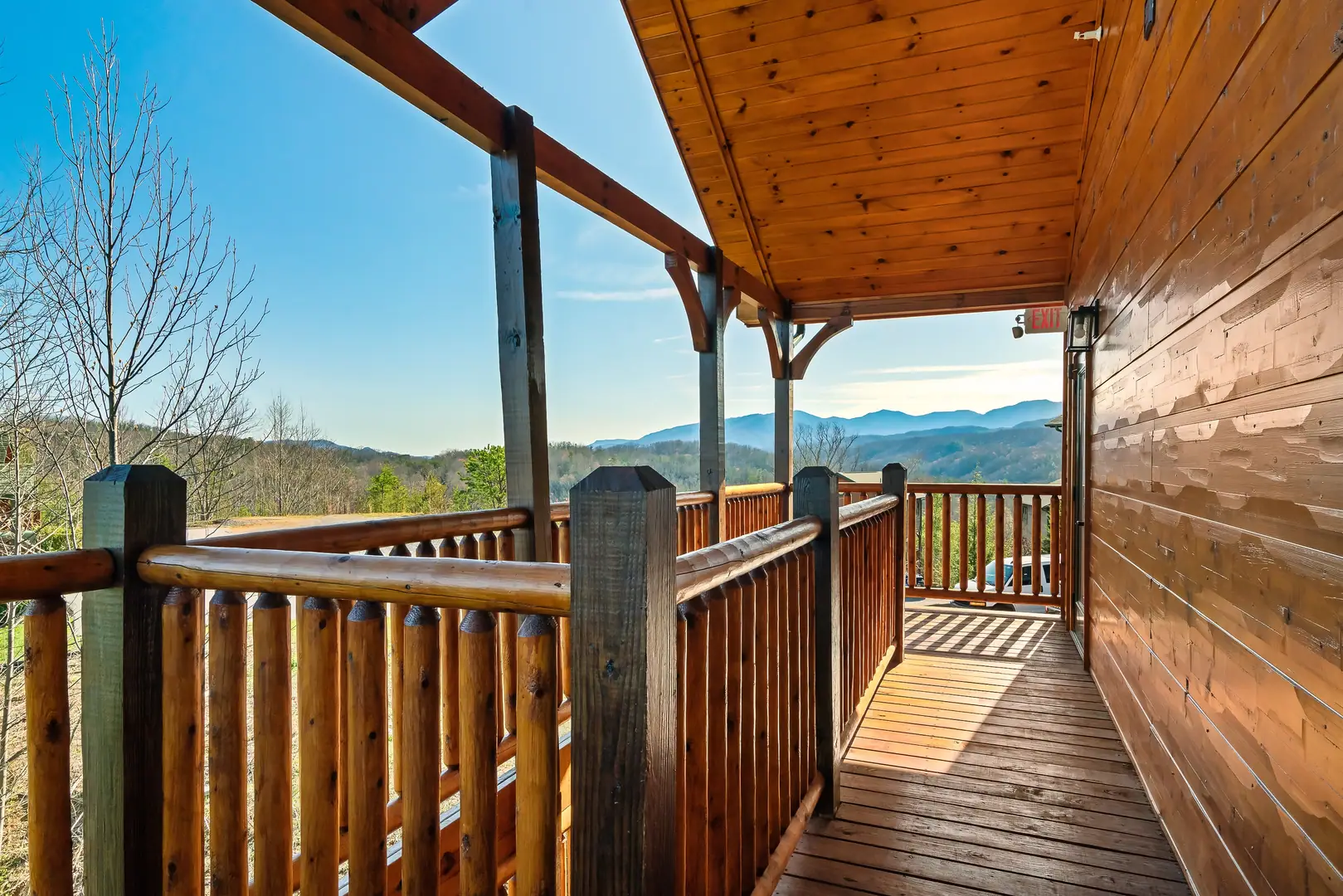 Cabin with beautiful views of the Smokies 6BR/8BA