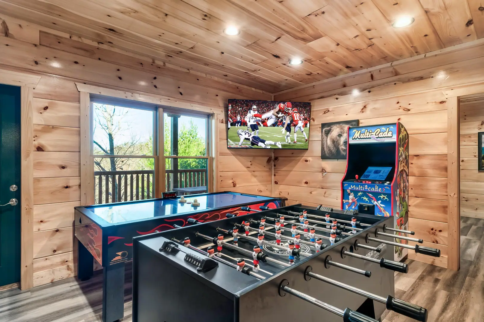 Cabin with beautiful views of the Smokies 6BR/8BA