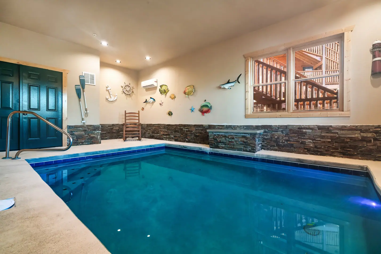 Cabin with beautiful views of the Smokies 6BR/8BA