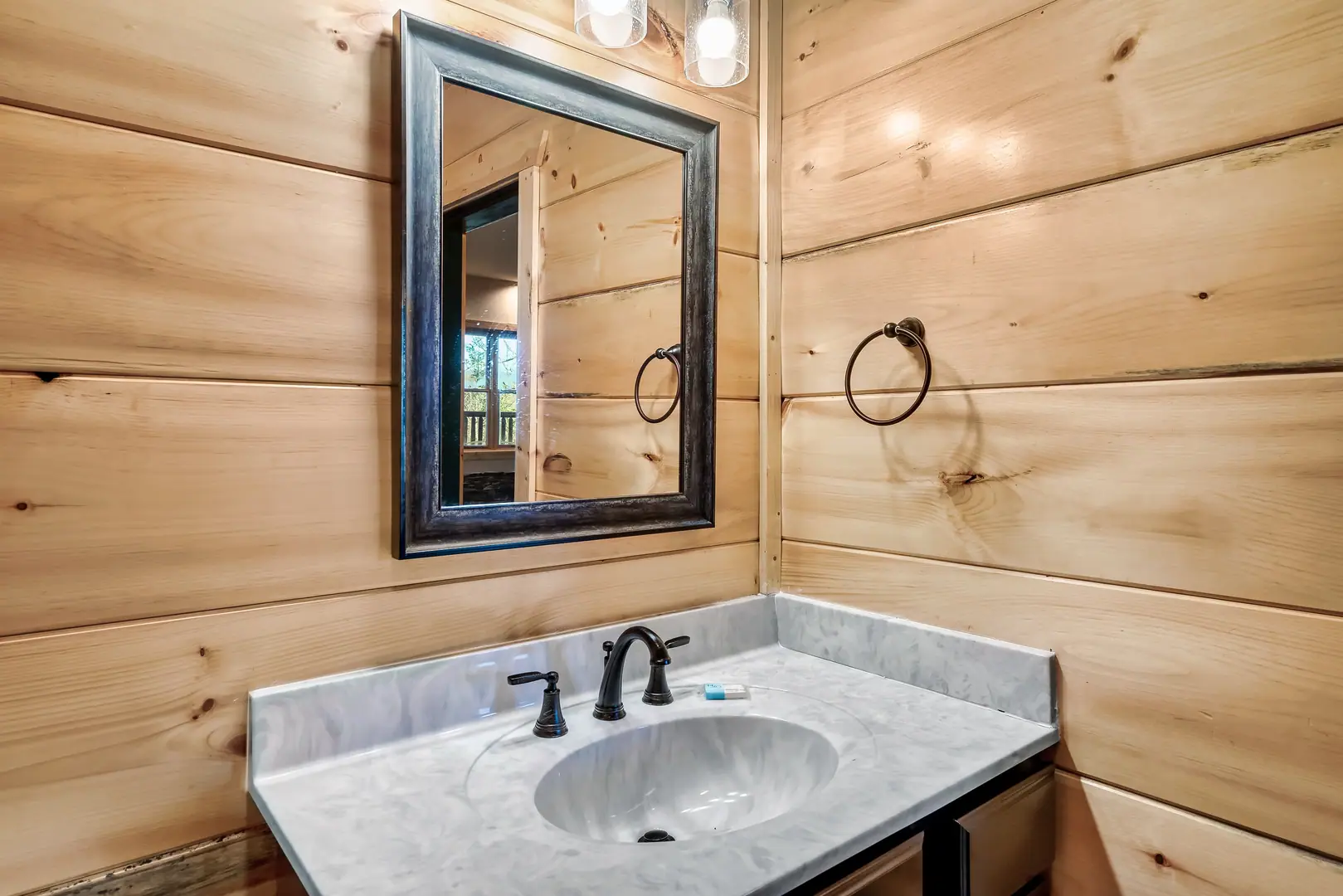 Cabin with beautiful views of the Smokies 6BR/8BA