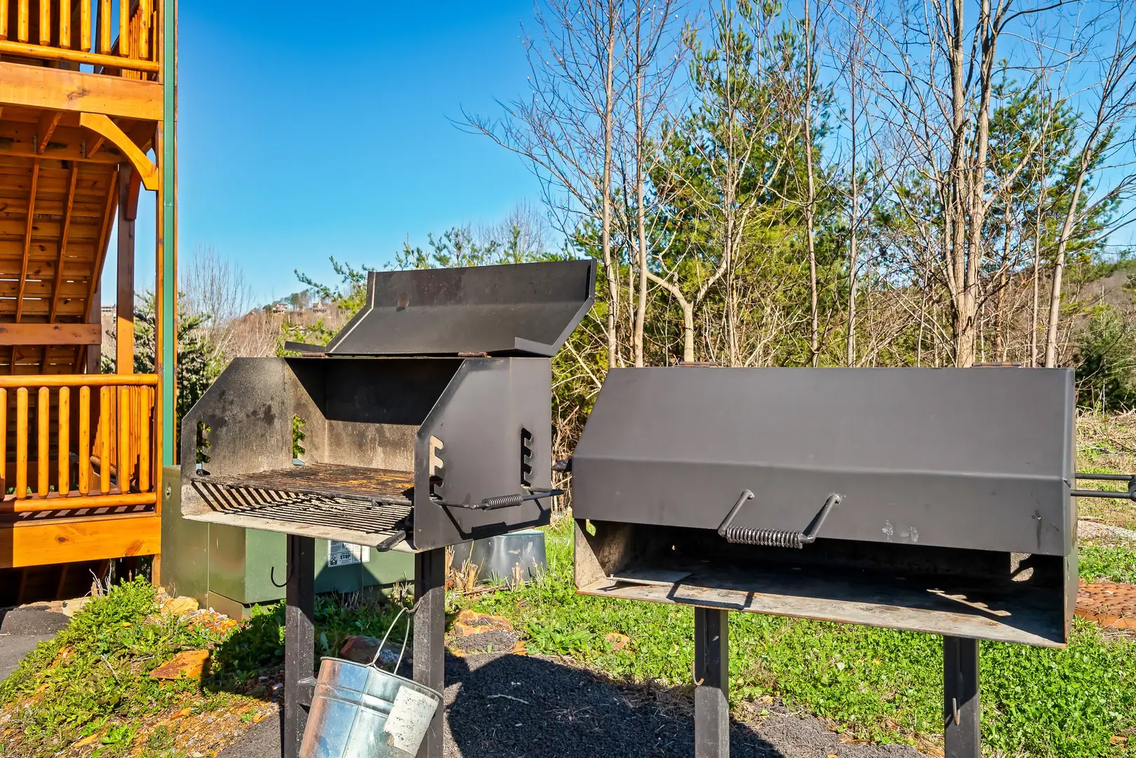 Cabin with beautiful views of the Smokies 6BR/8BA