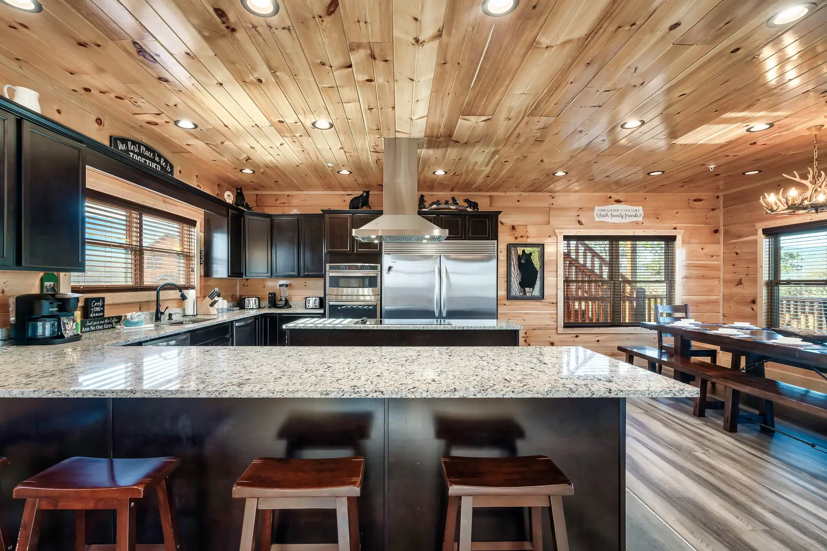 Cabin with beautiful views of the Smokies 6BR/8BA